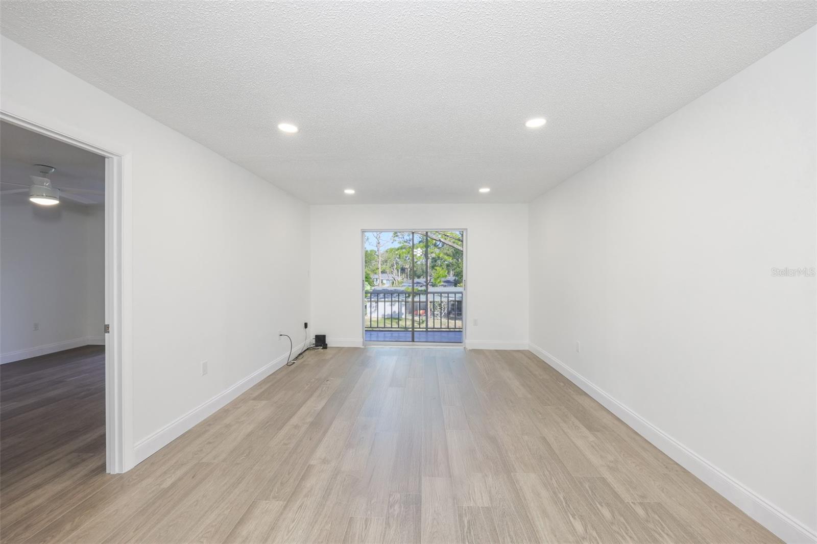 BAYSHORE ON THE LAKE APTS II SEC 3 - Residential