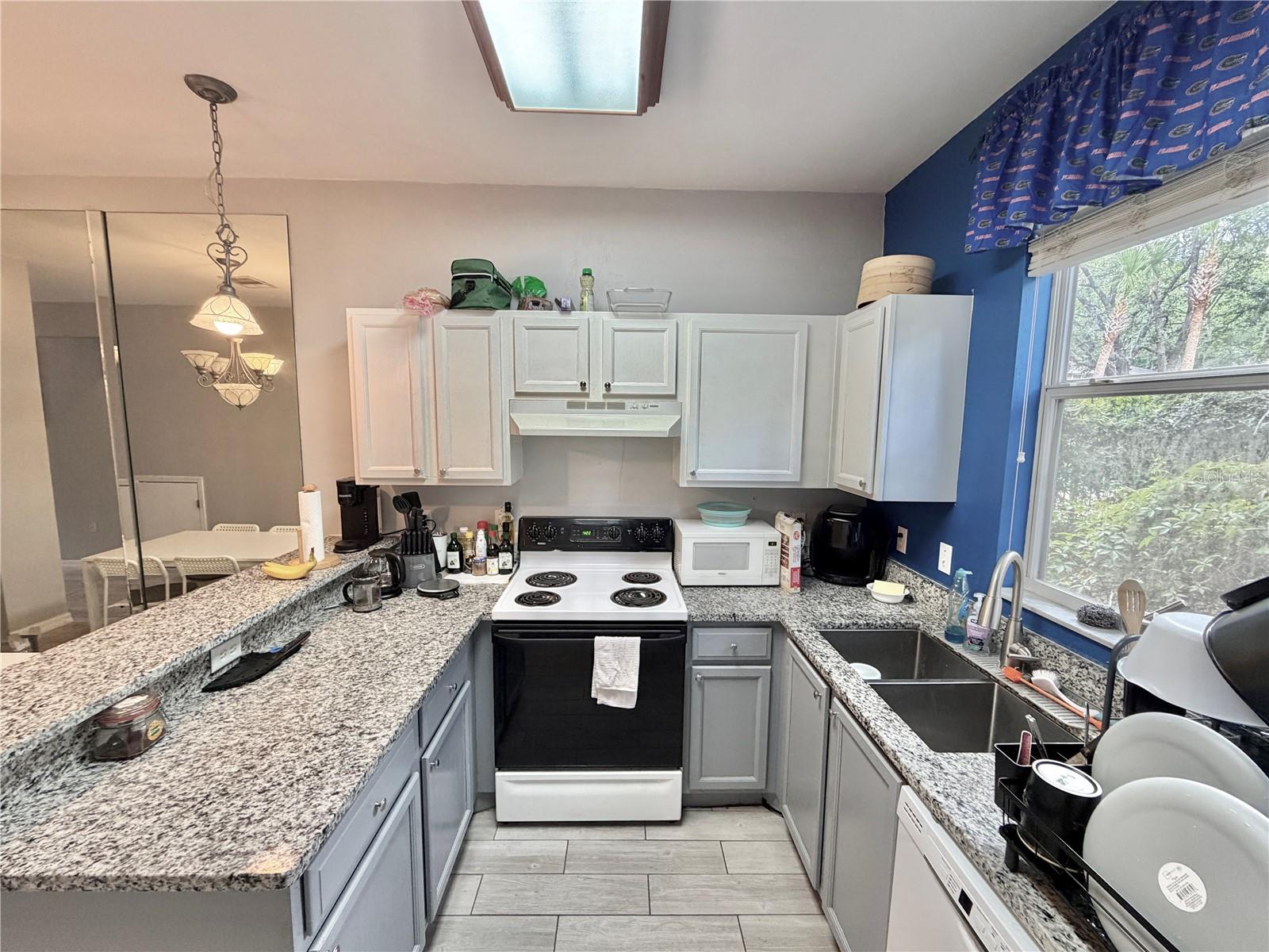 VICTORIA STATION - Residential