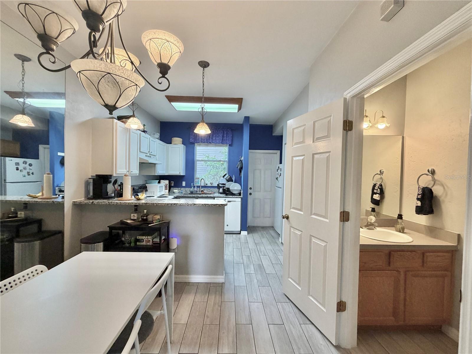 VICTORIA STATION - Residential