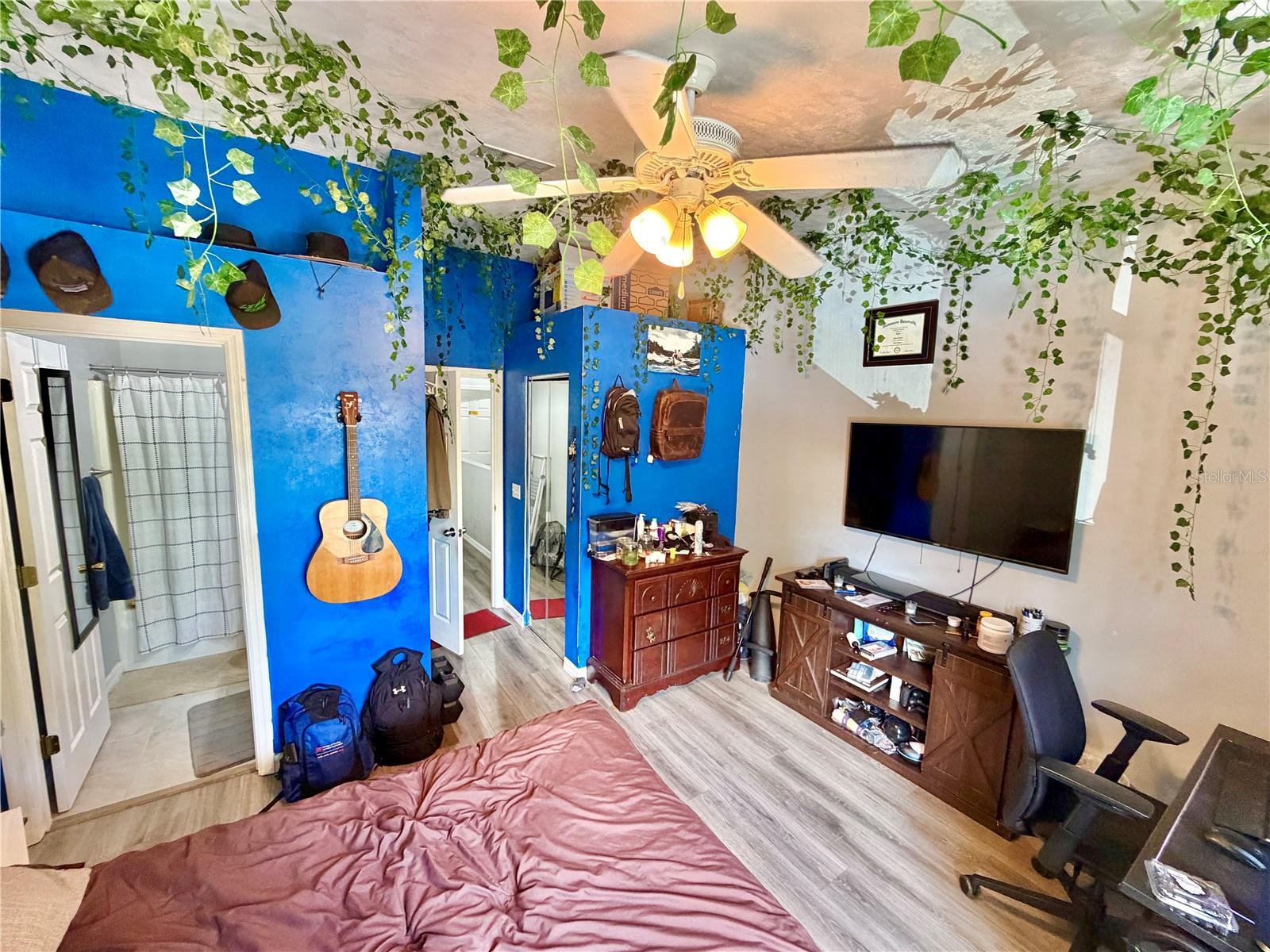 VICTORIA STATION - Residential