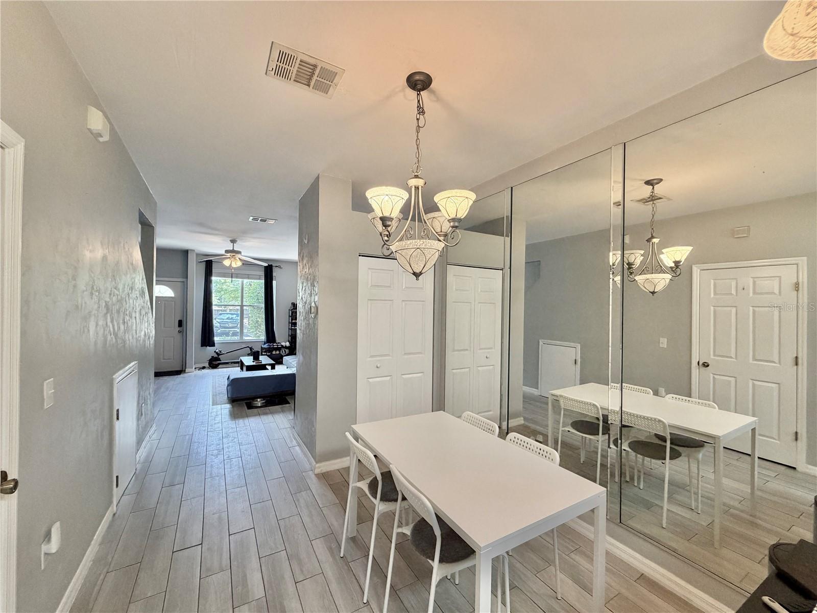 VICTORIA STATION - Residential