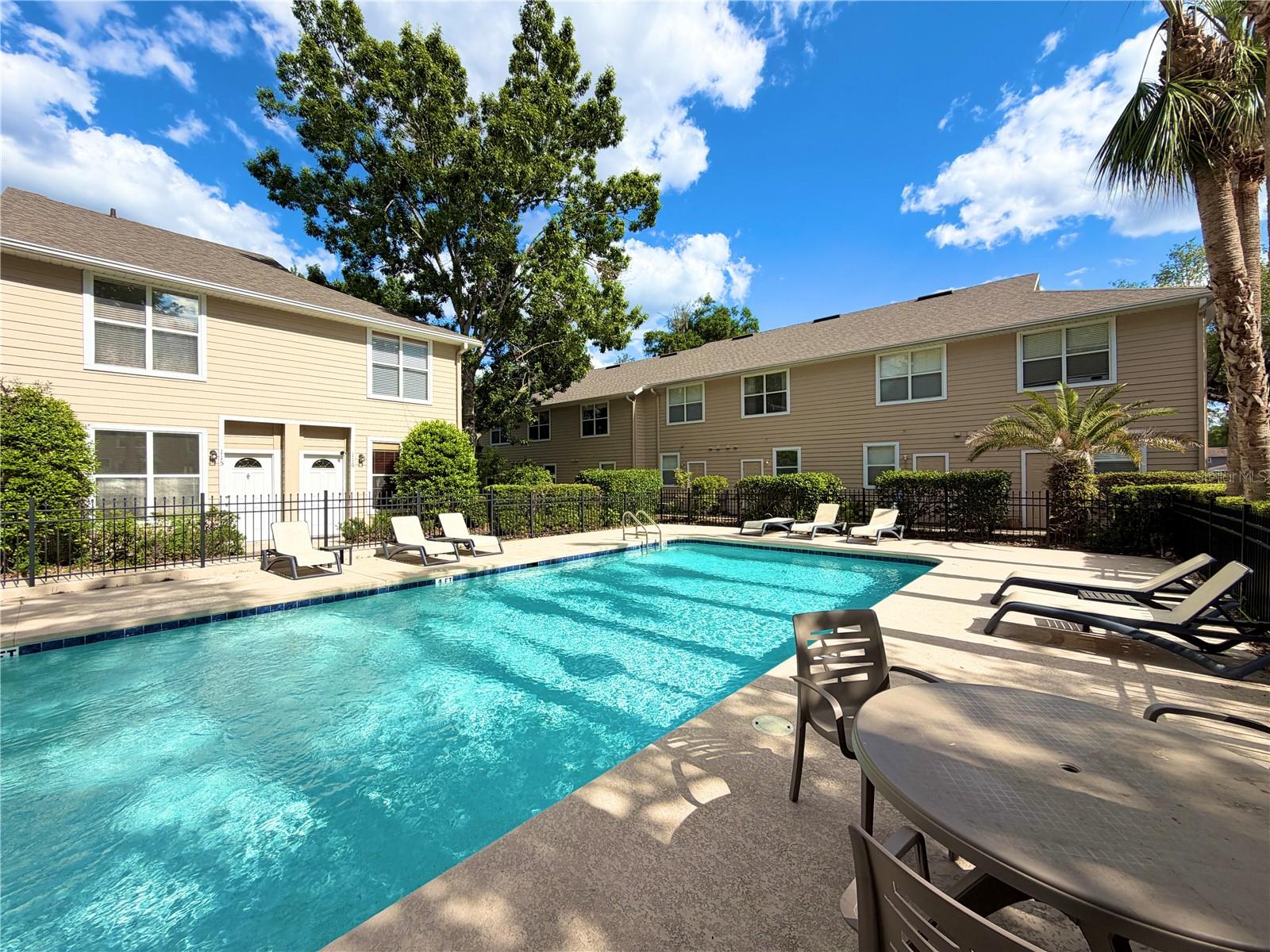 VICTORIA STATION - Residential