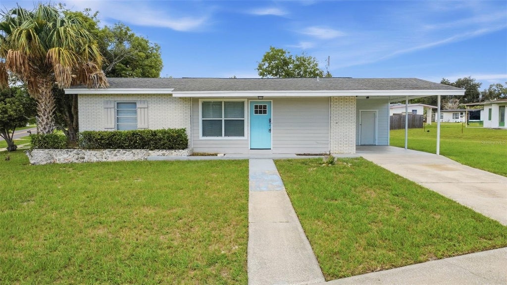 Photo of 824 Radcliff Street, Deltona, FL 32725 (MLS # V4951306)