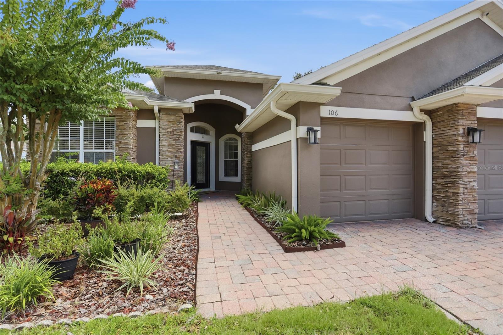 106 ALEXANDRIA PLACE DR