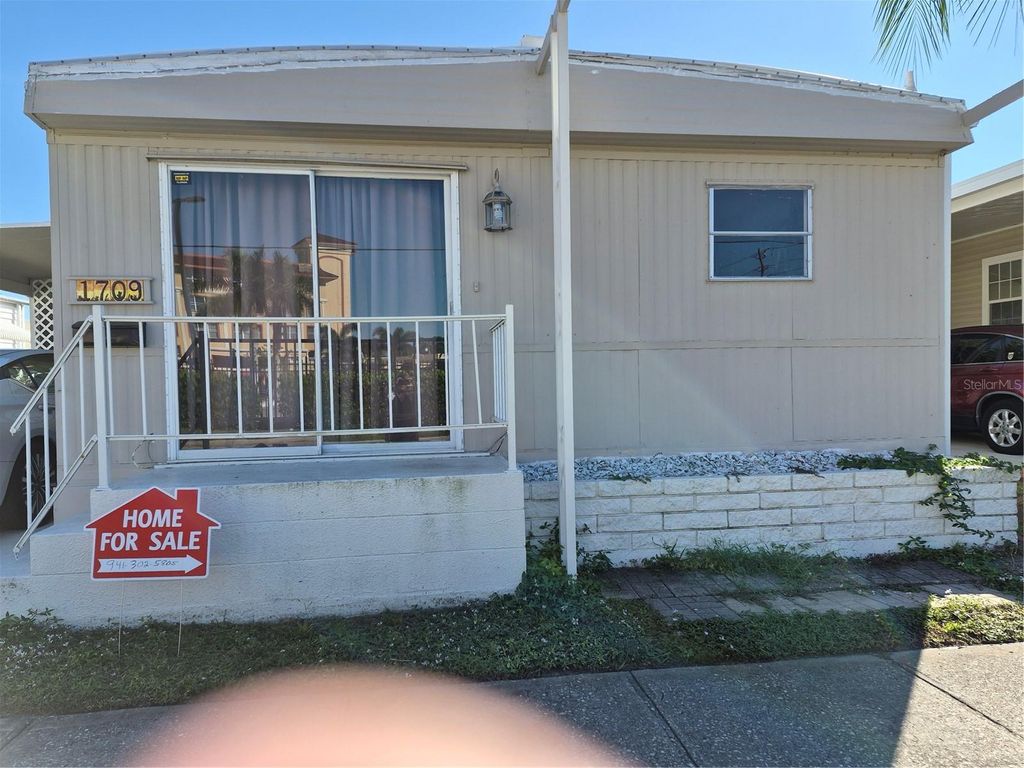 Photo of 1709 W 21st Avenue W, Bradenton, FL 34205 (MLS # A4670610)