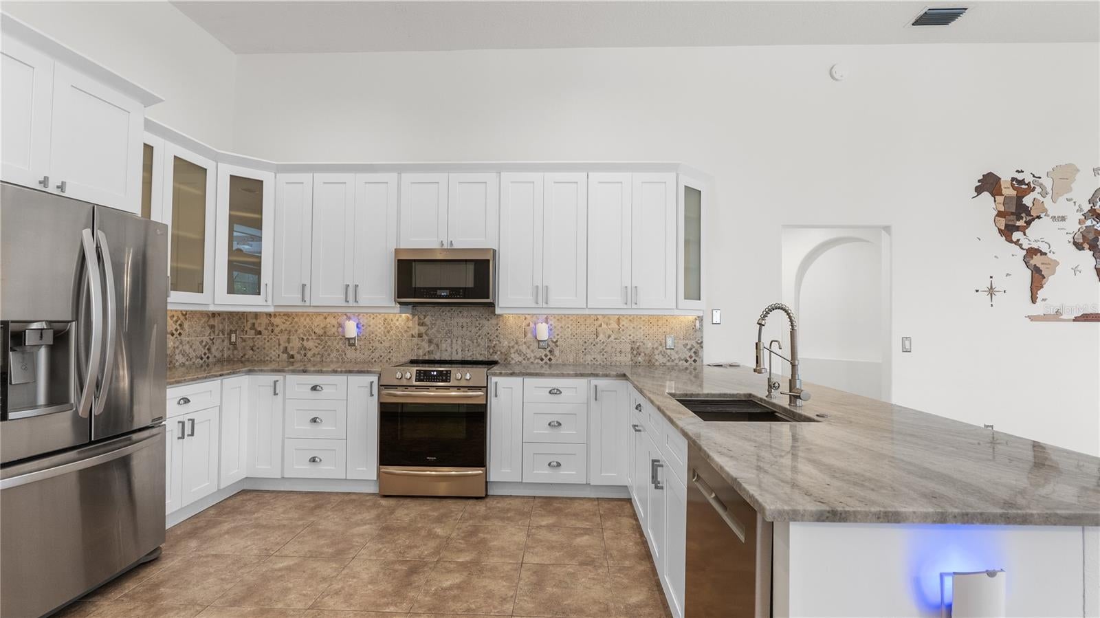 5924 CHERRY OAK DRIVE