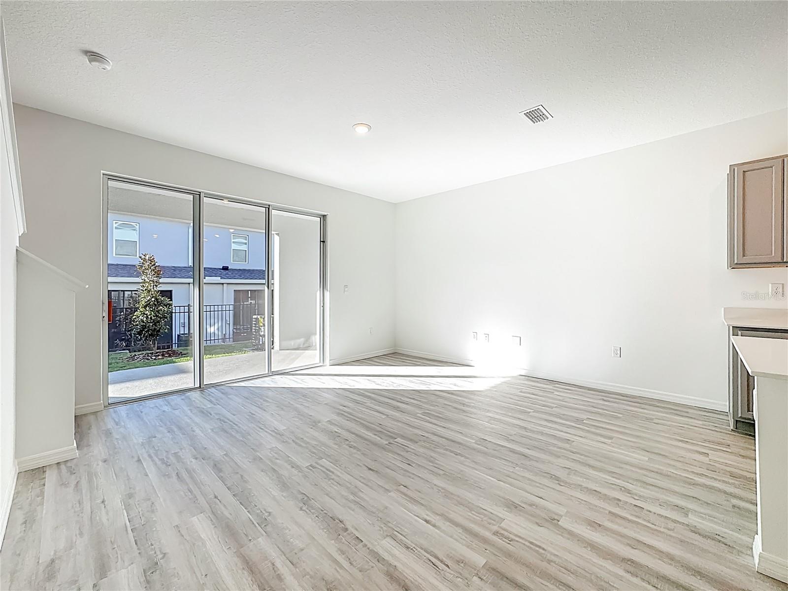 BRENTWOOD TOWNHOMES - Residential Lease