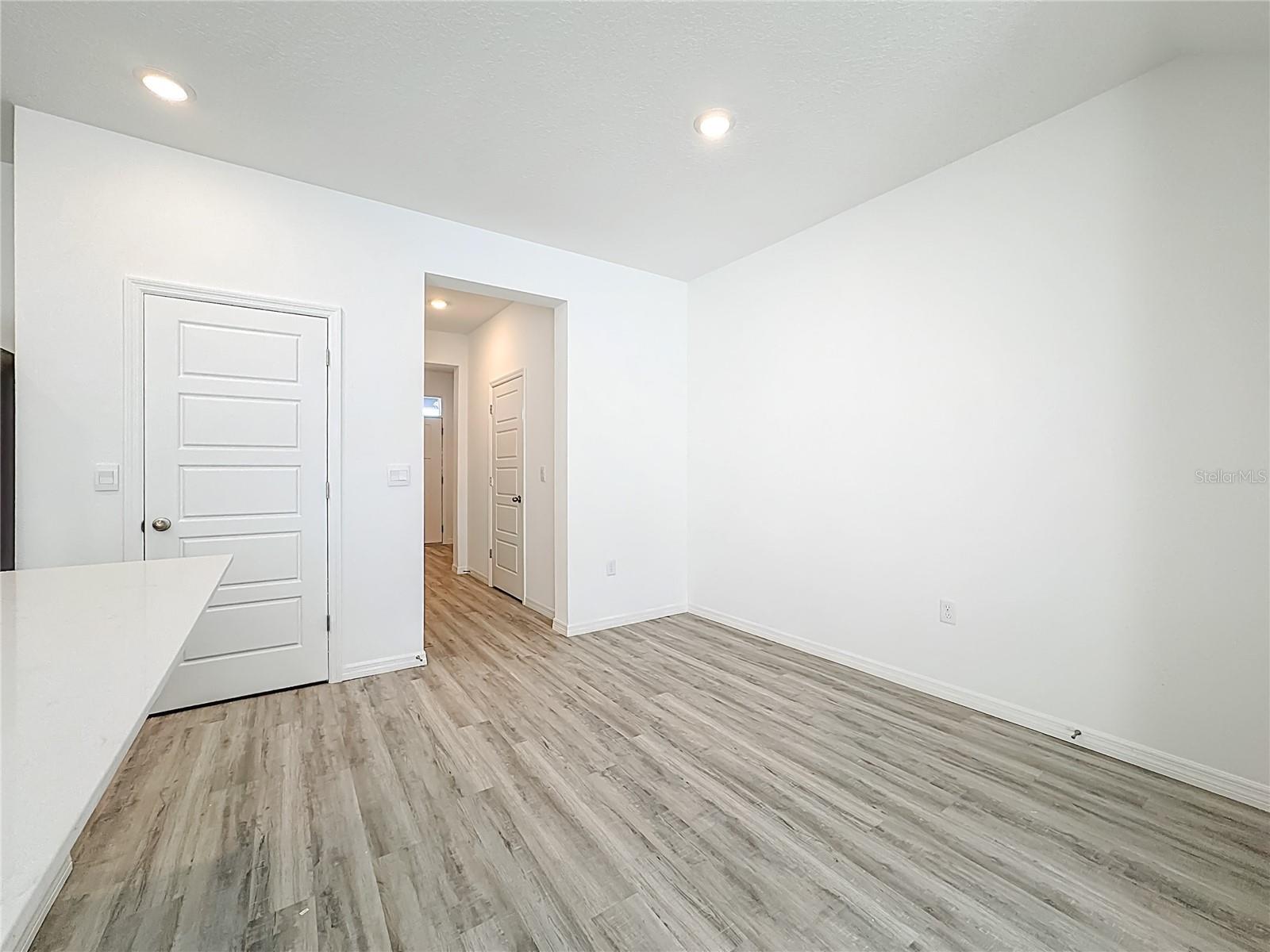 BRENTWOOD TOWNHOMES - Residential Lease