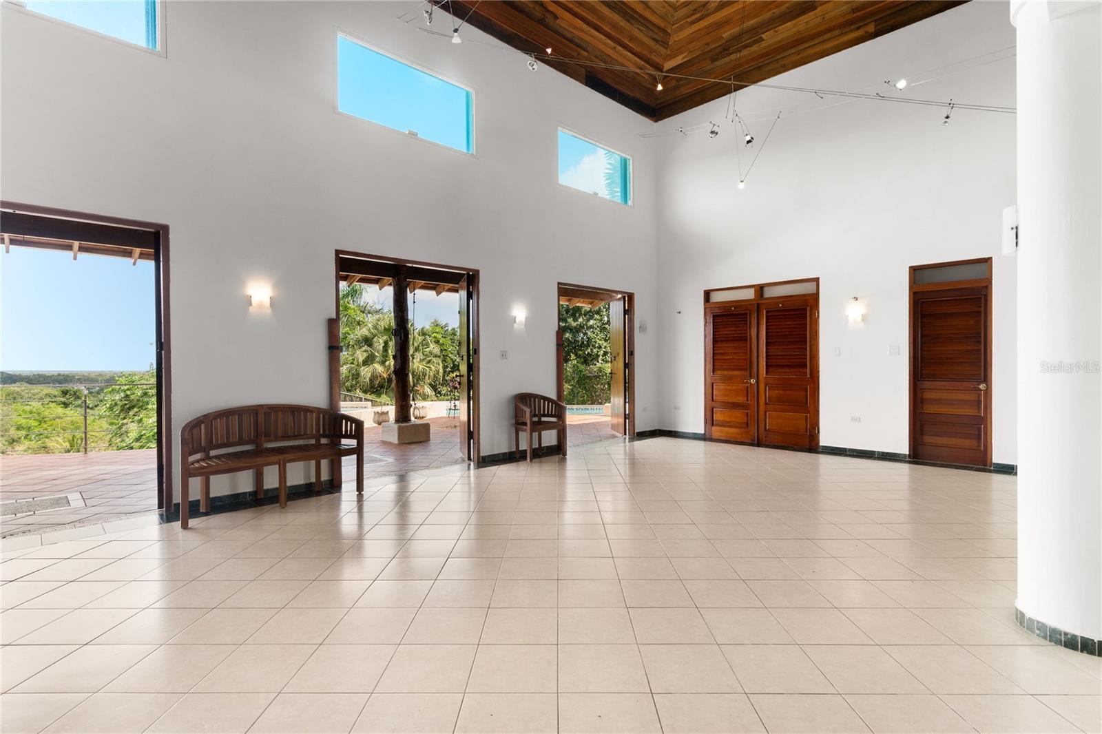 59 VILLAS DEL REY - Residential