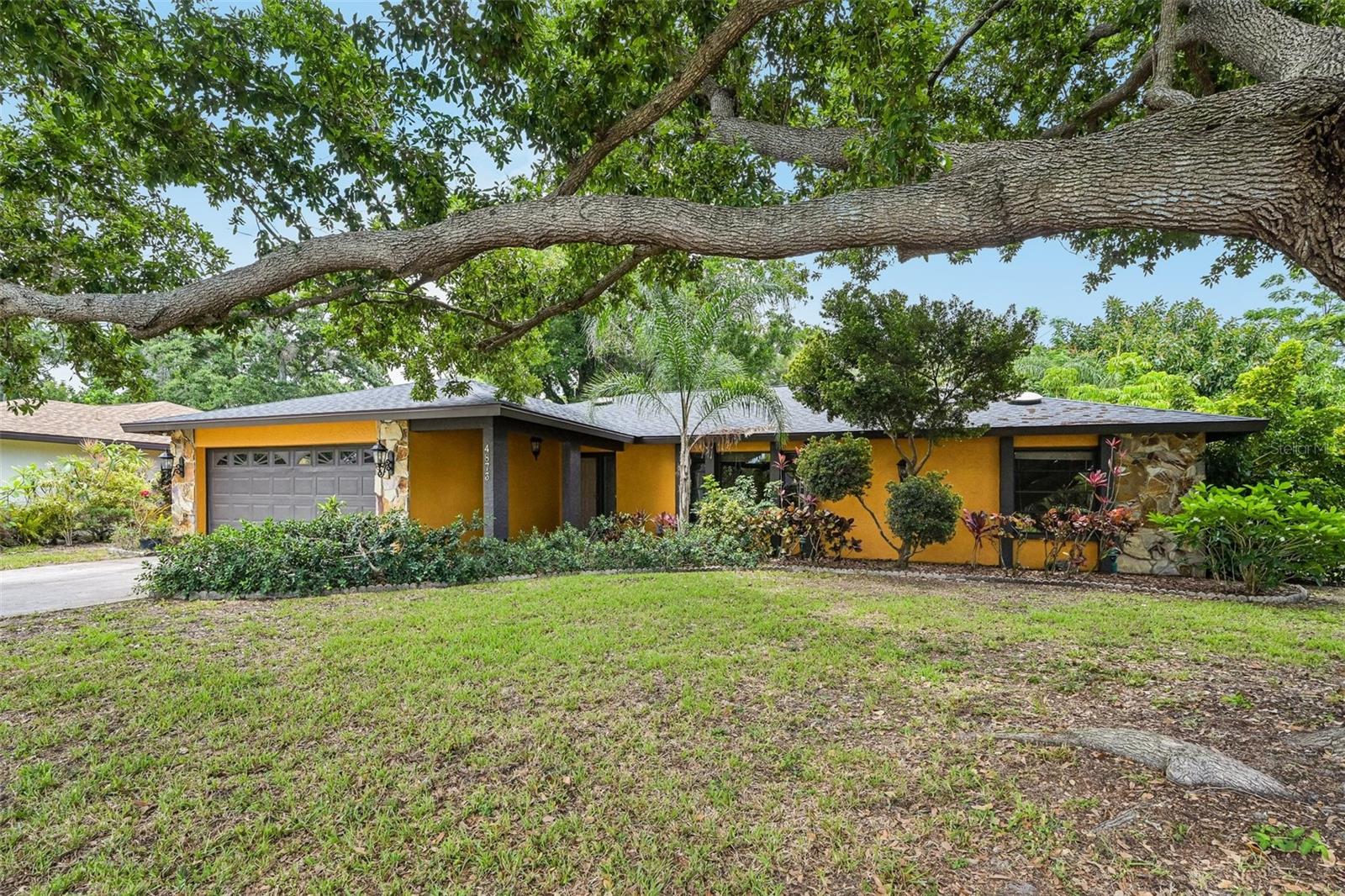 4873 HUNTLEIGH DRIVE