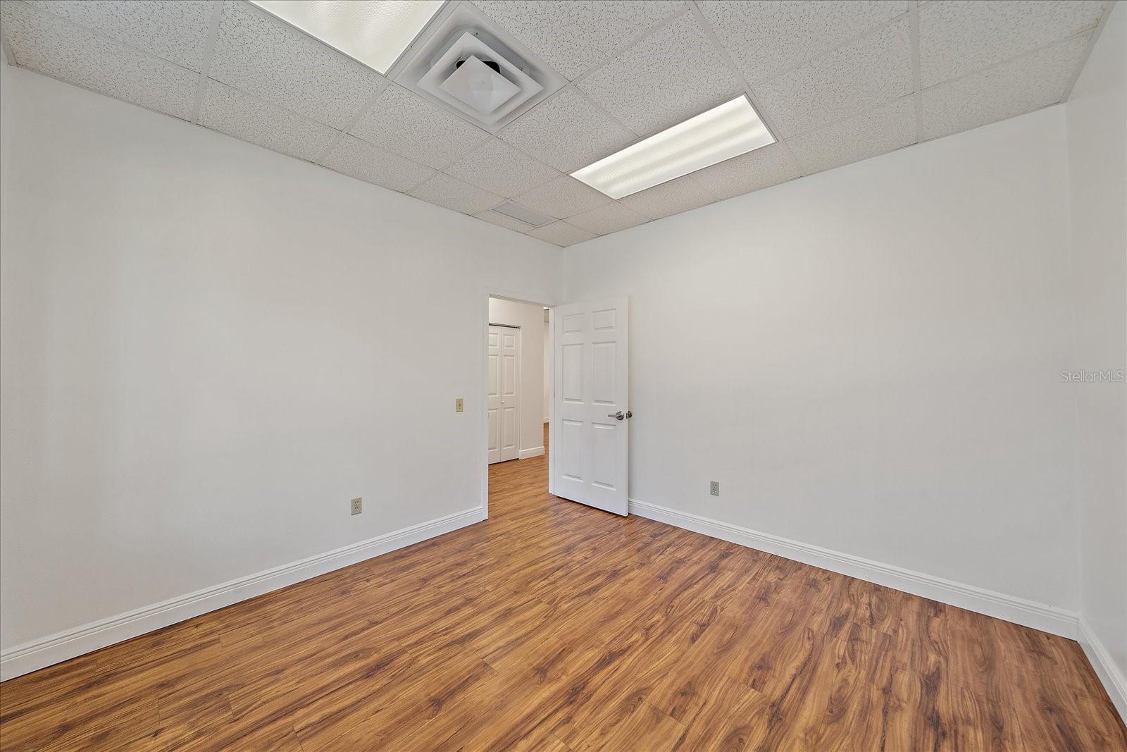 FRANKLIN FIELD BUS CENTER - Commercial Sale