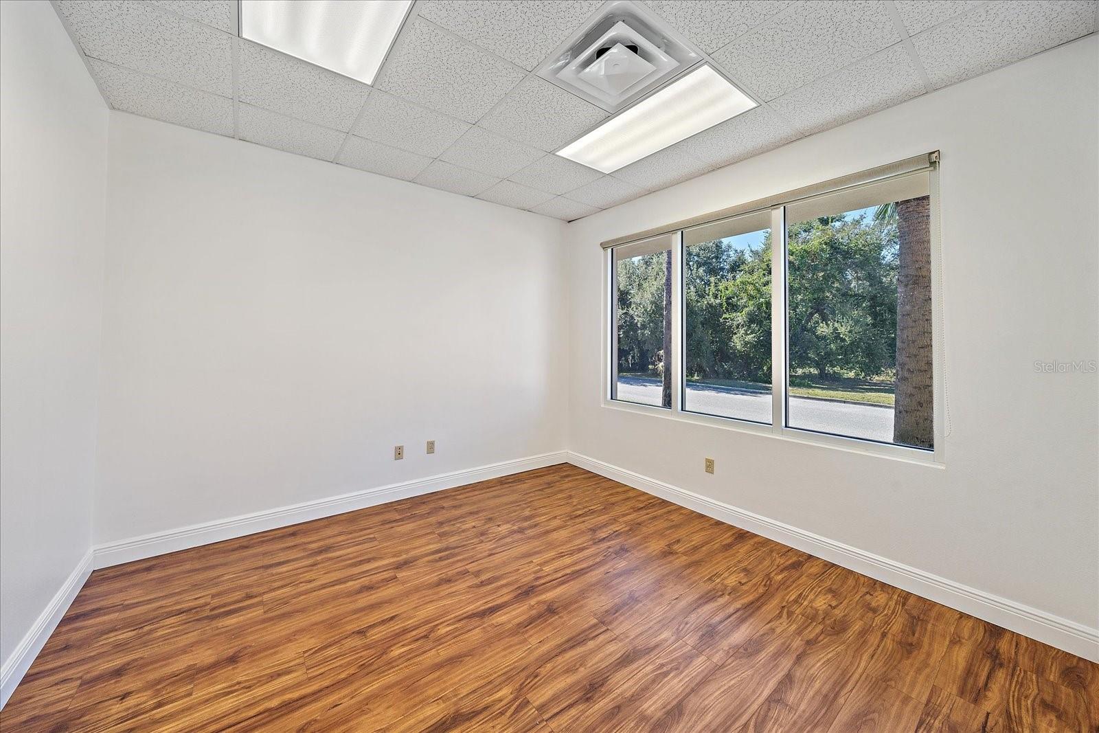 FRANKLIN FIELD BUS CENTER - Commercial Sale