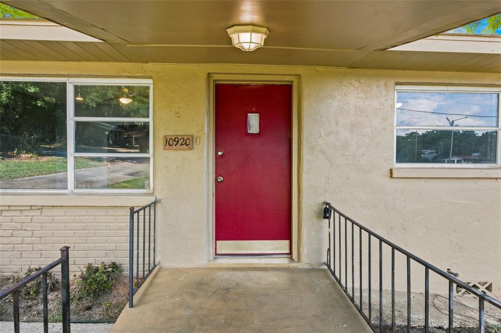 Photo of 10920 SE 55th Avenue, Belleview, FL 34420 (MLS # OM729205)