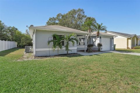 A home in WINTER HAVEN