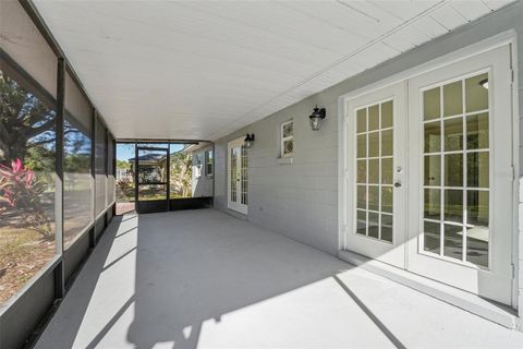 A home in WINTER HAVEN