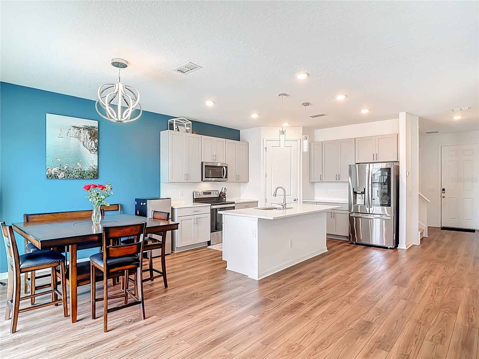 HAMPTON OAKS - Residential