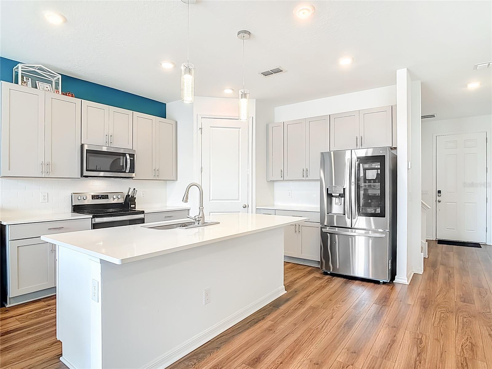 HAMPTON OAKS - Residential