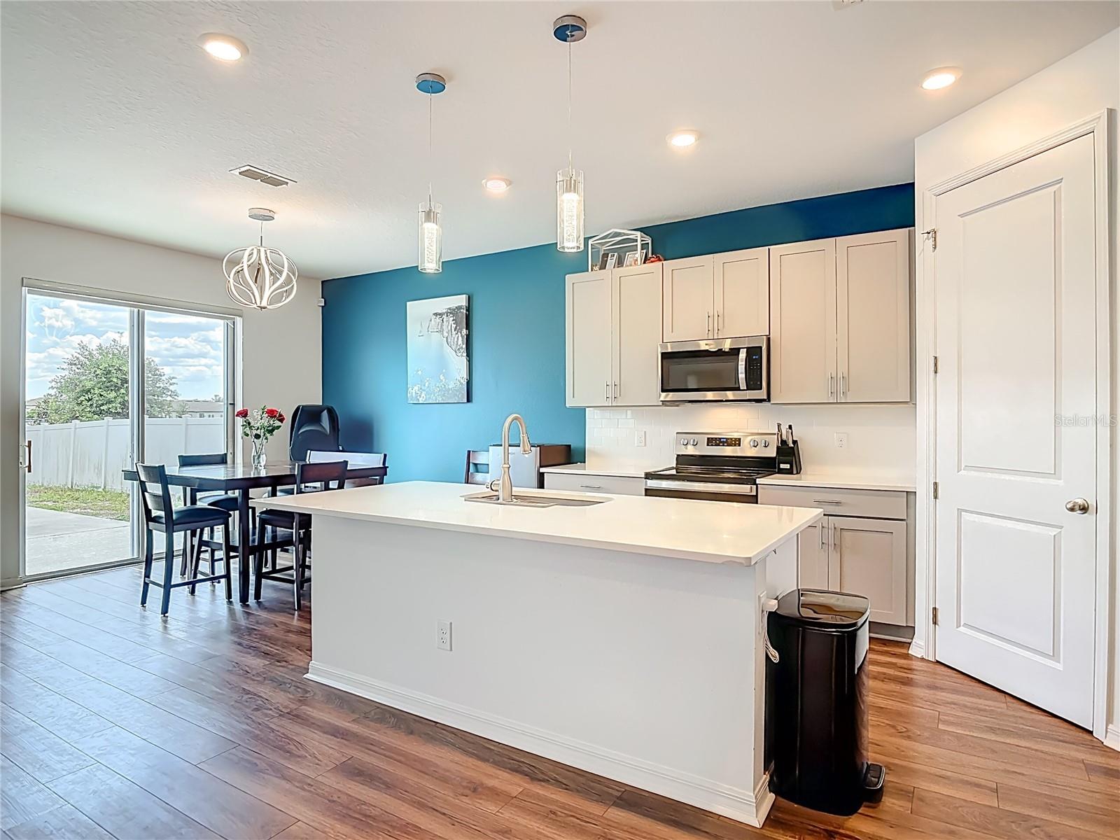 HAMPTON OAKS - Residential