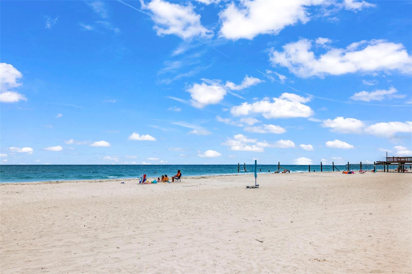 BEACH COTTAGE CONDO - Residential