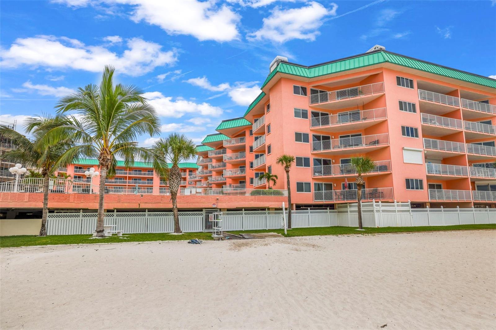 BEACH COTTAGE CONDO - Residential