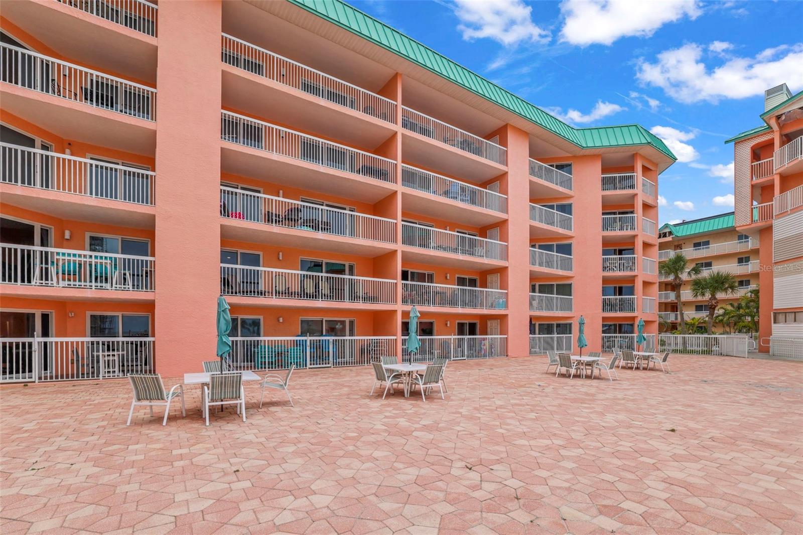 BEACH COTTAGE CONDO - Residential