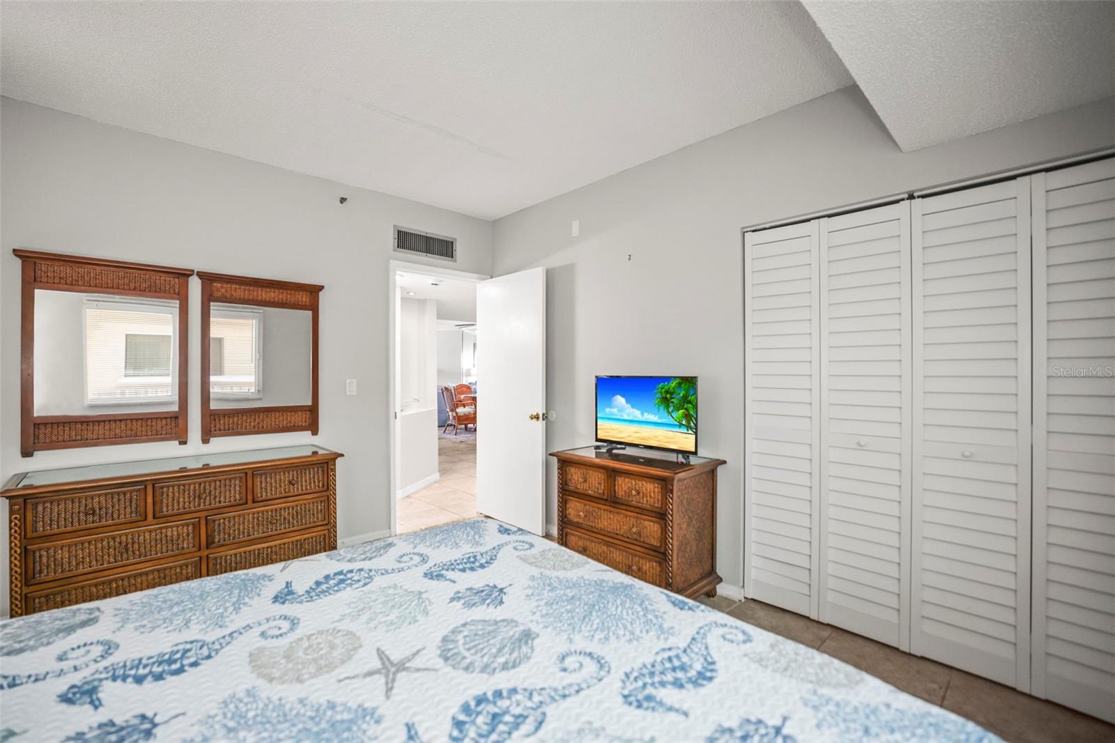 BEACH COTTAGE CONDO - Residential