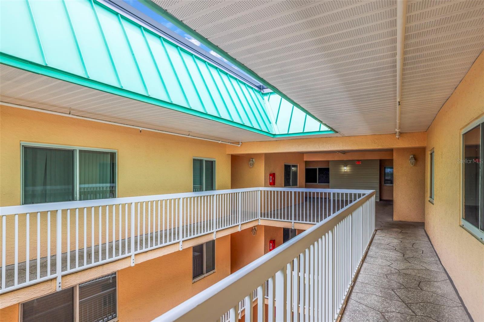 BEACH COTTAGE CONDO - Residential