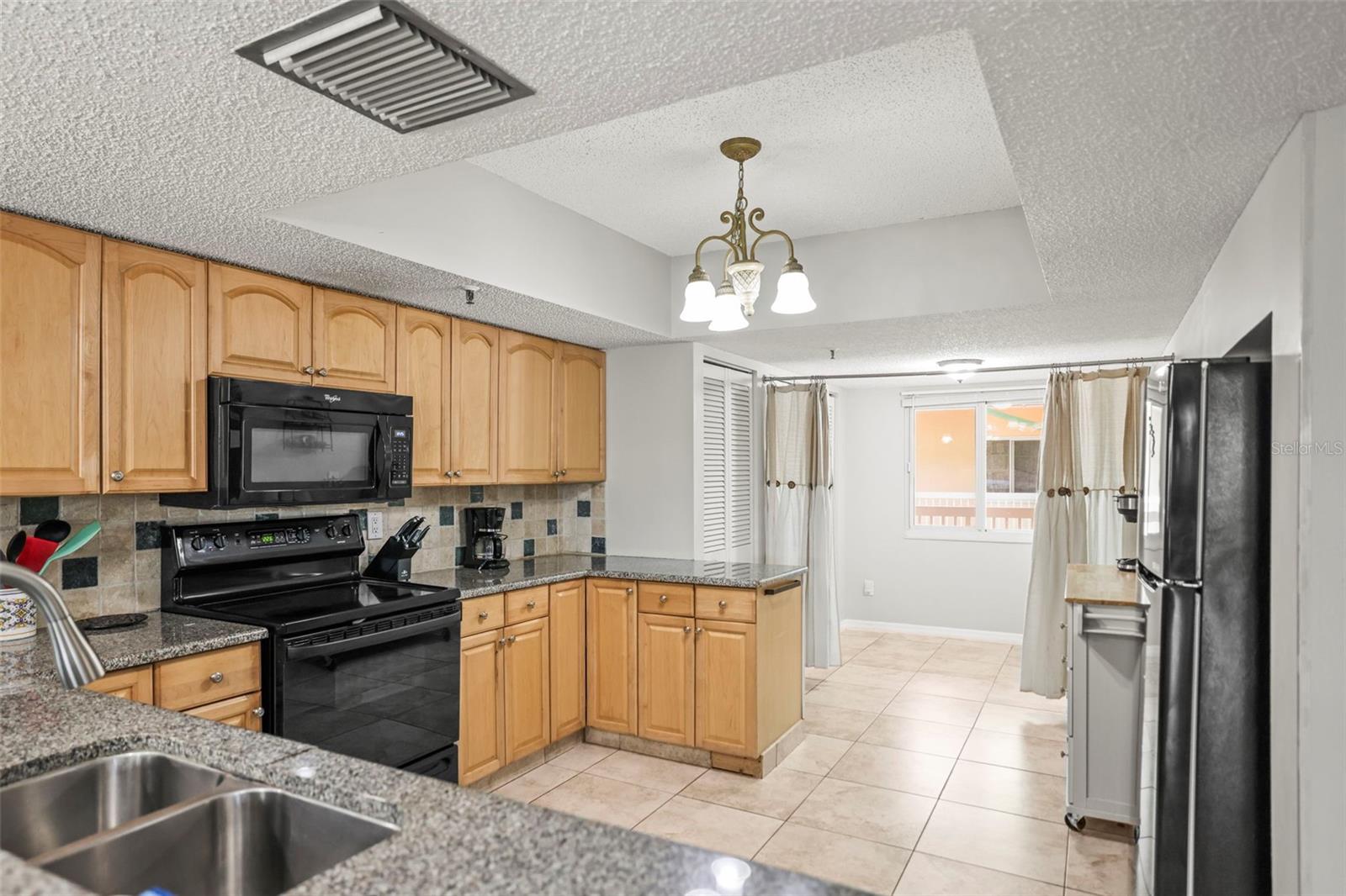 BEACH COTTAGE CONDO - Residential