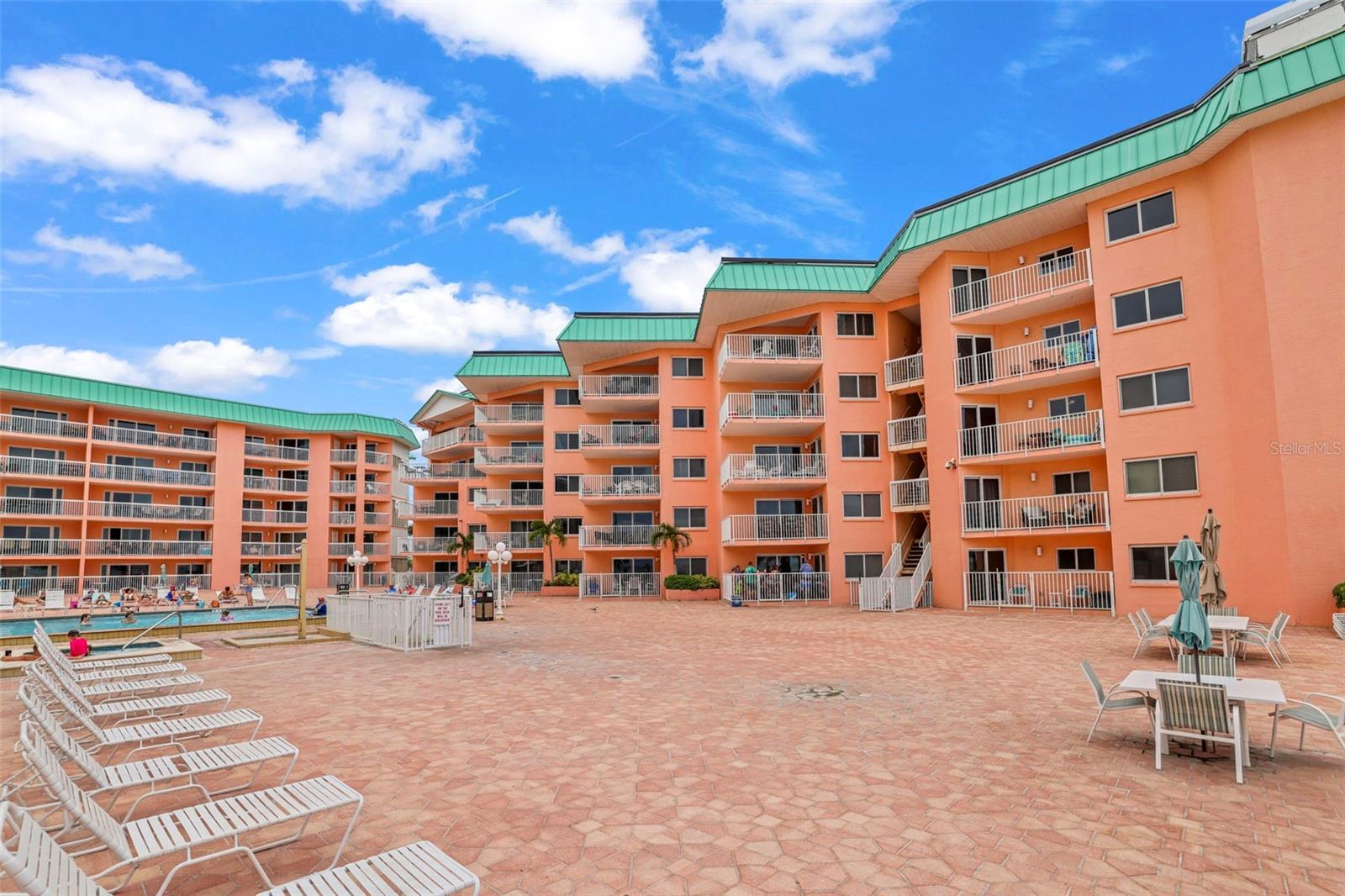 BEACH COTTAGE CONDO - Residential