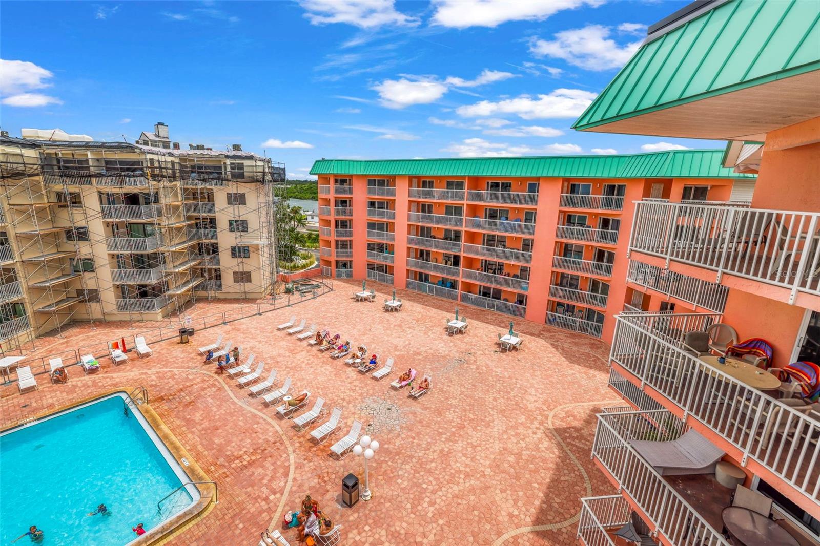 BEACH COTTAGE CONDO - Residential