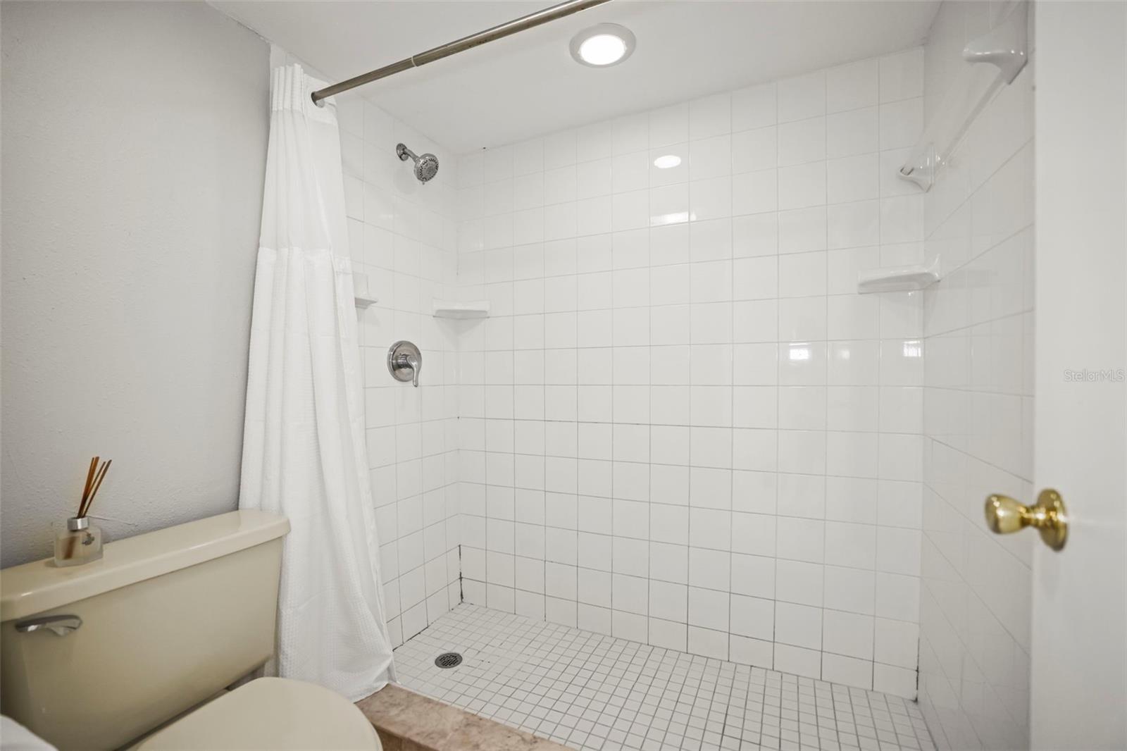 BEACH COTTAGE CONDO - Residential