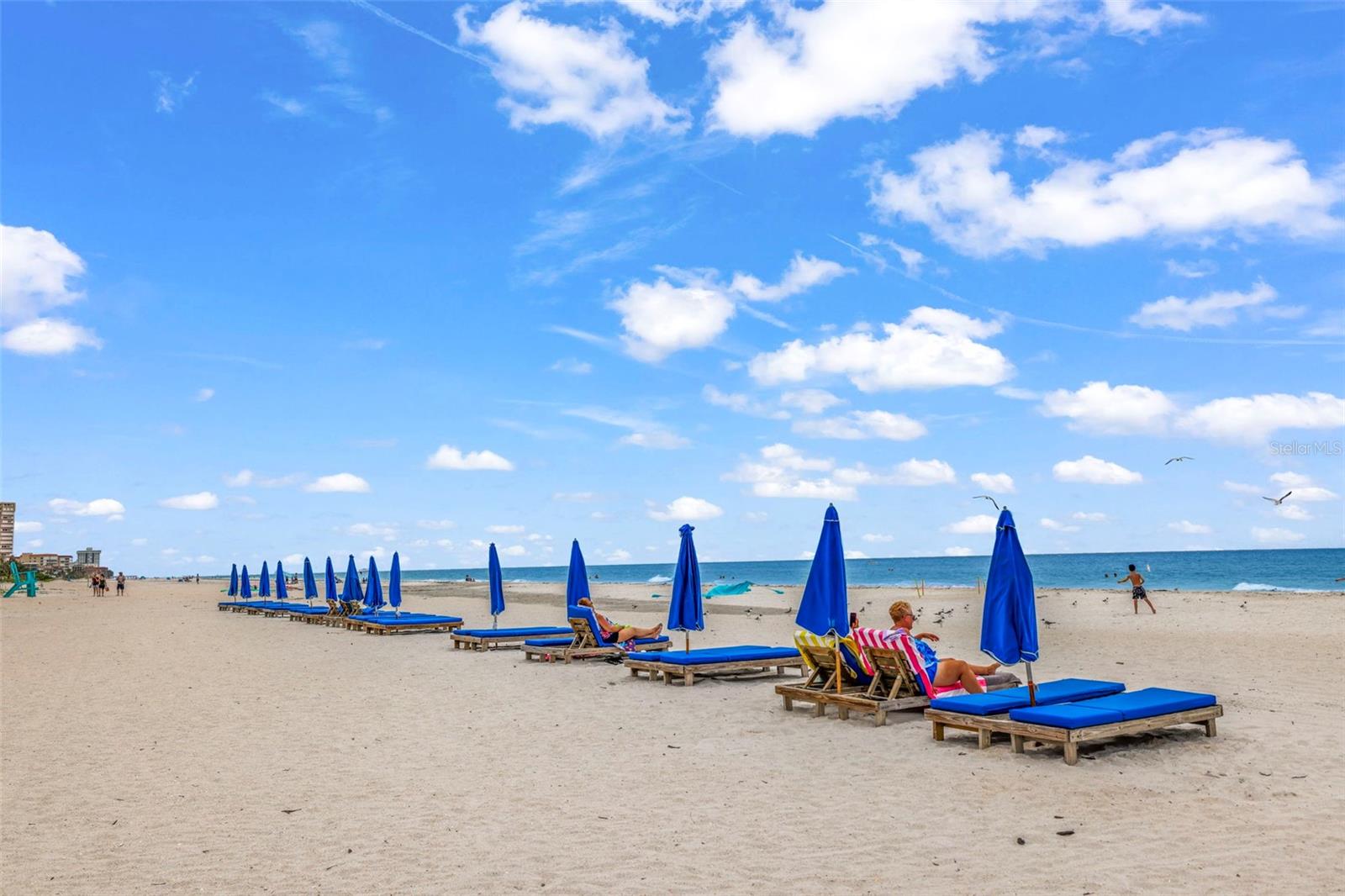 BEACH COTTAGE CONDO - Residential