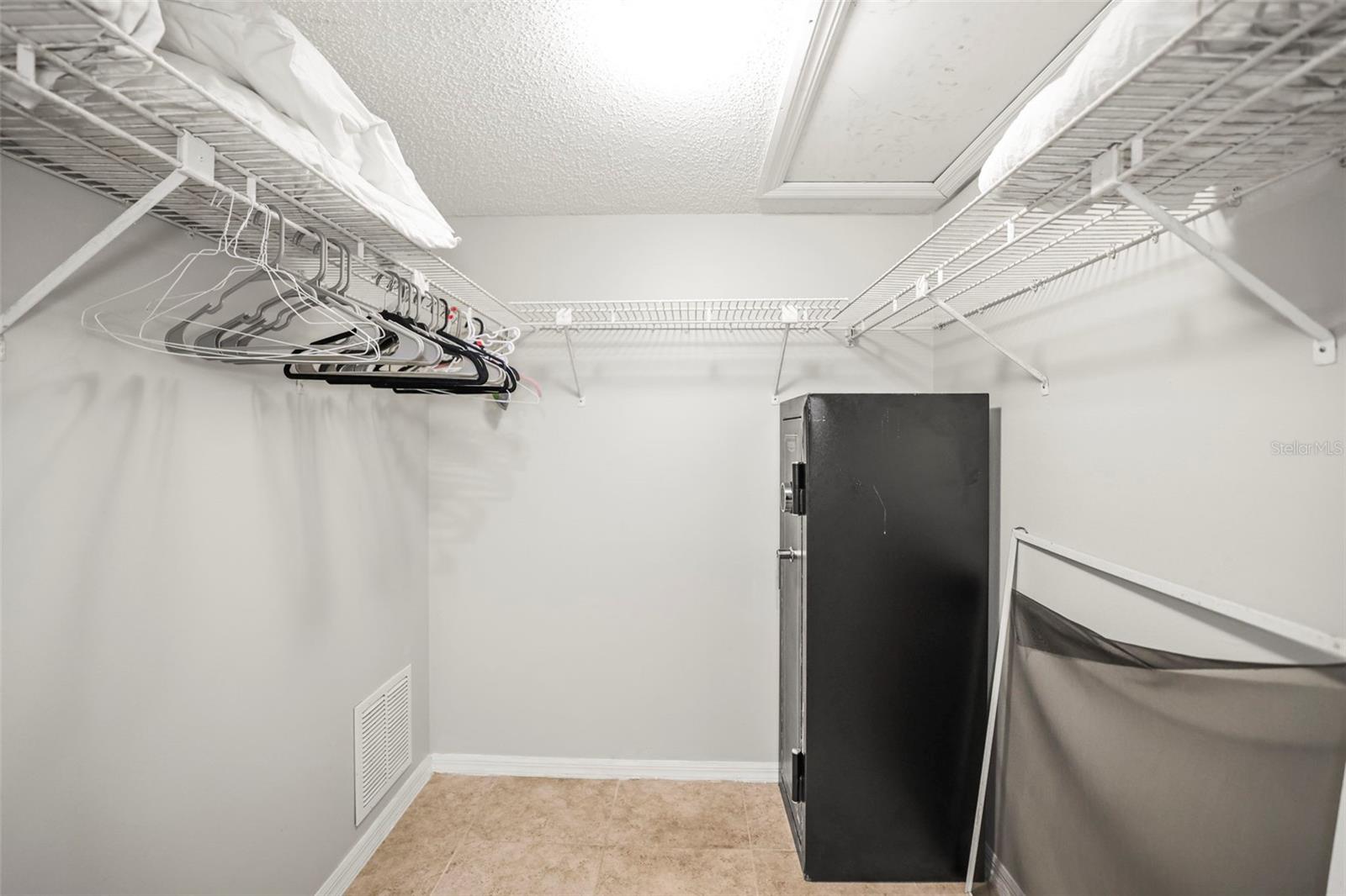 BEACH COTTAGE CONDO - Residential