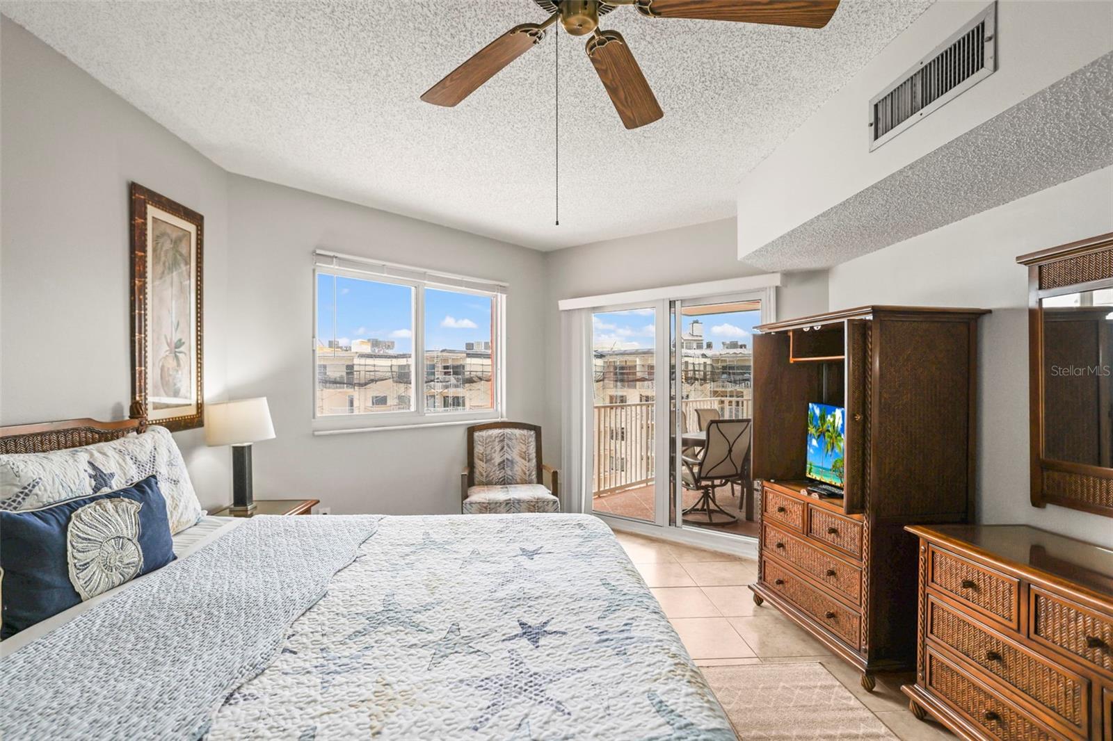 BEACH COTTAGE CONDO - Residential