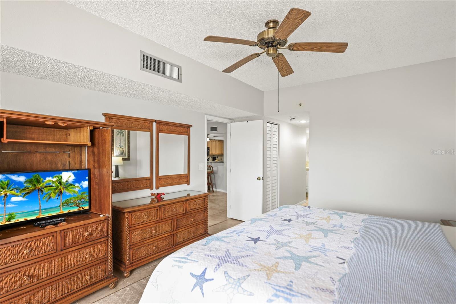 BEACH COTTAGE CONDO - Residential