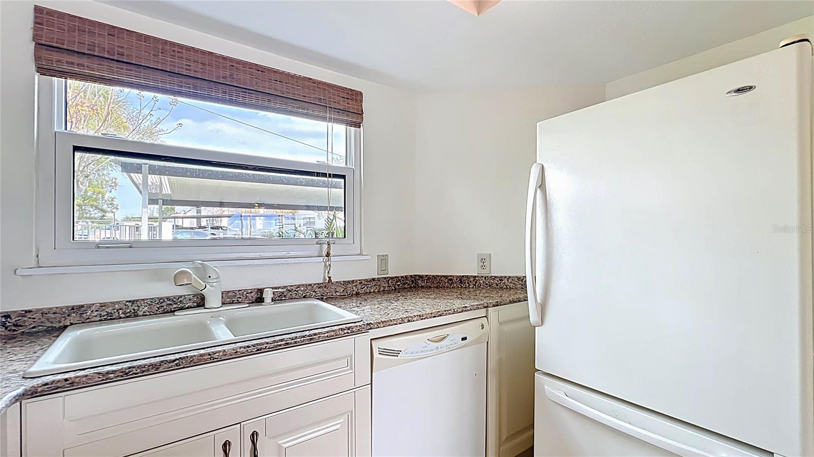 KILLARNEY BAY CONDO - Residential