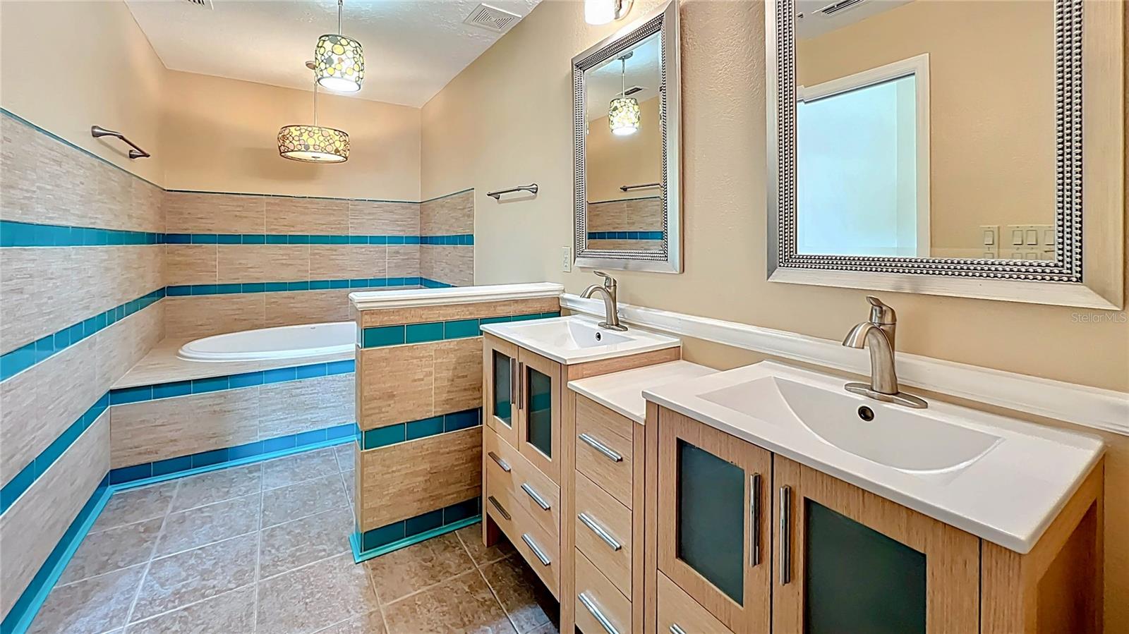 KILLARNEY BAY CONDO - Residential