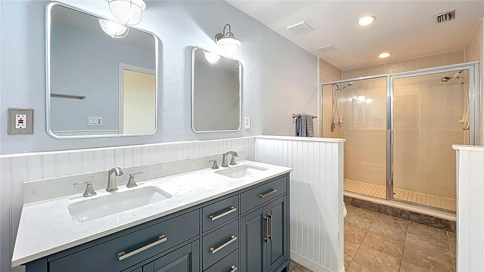 KILLARNEY BAY CONDO - Residential