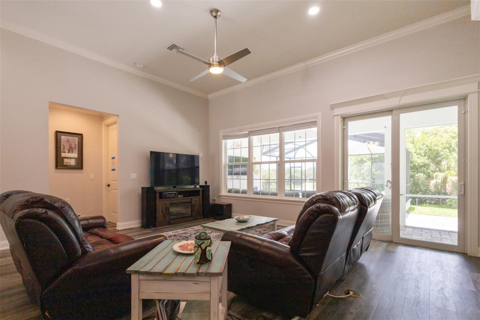 VILLAGE/CANTERWOOD - Residential