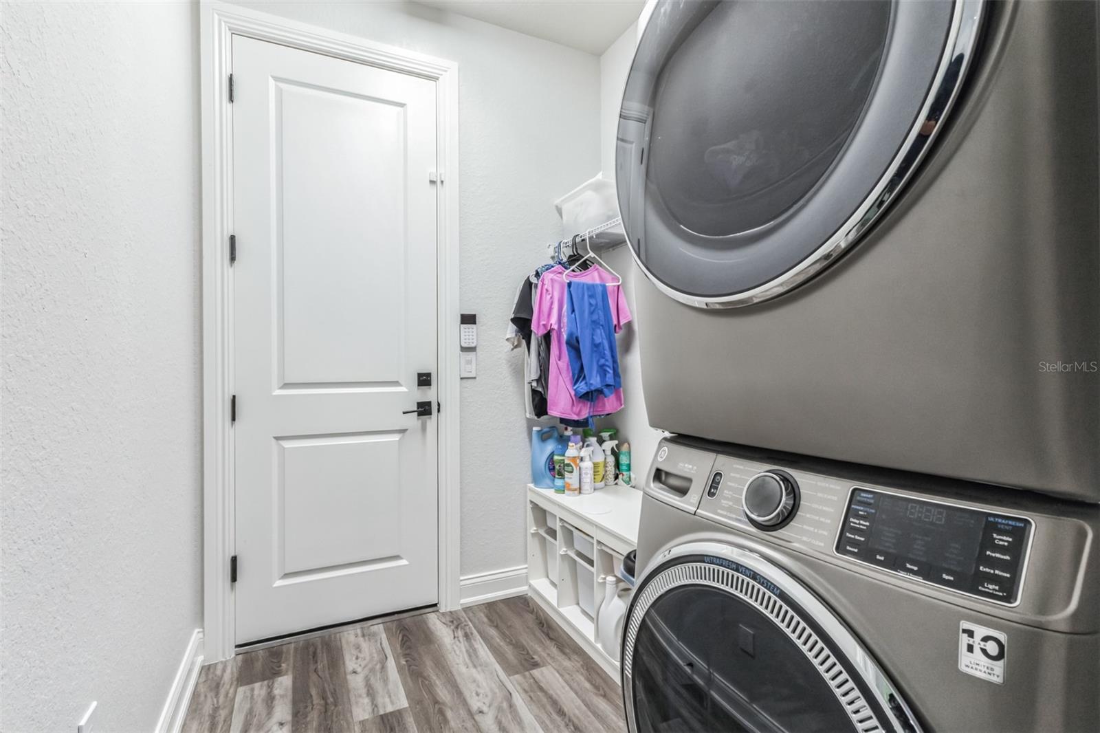 VILLAGE/CANTERWOOD - Residential