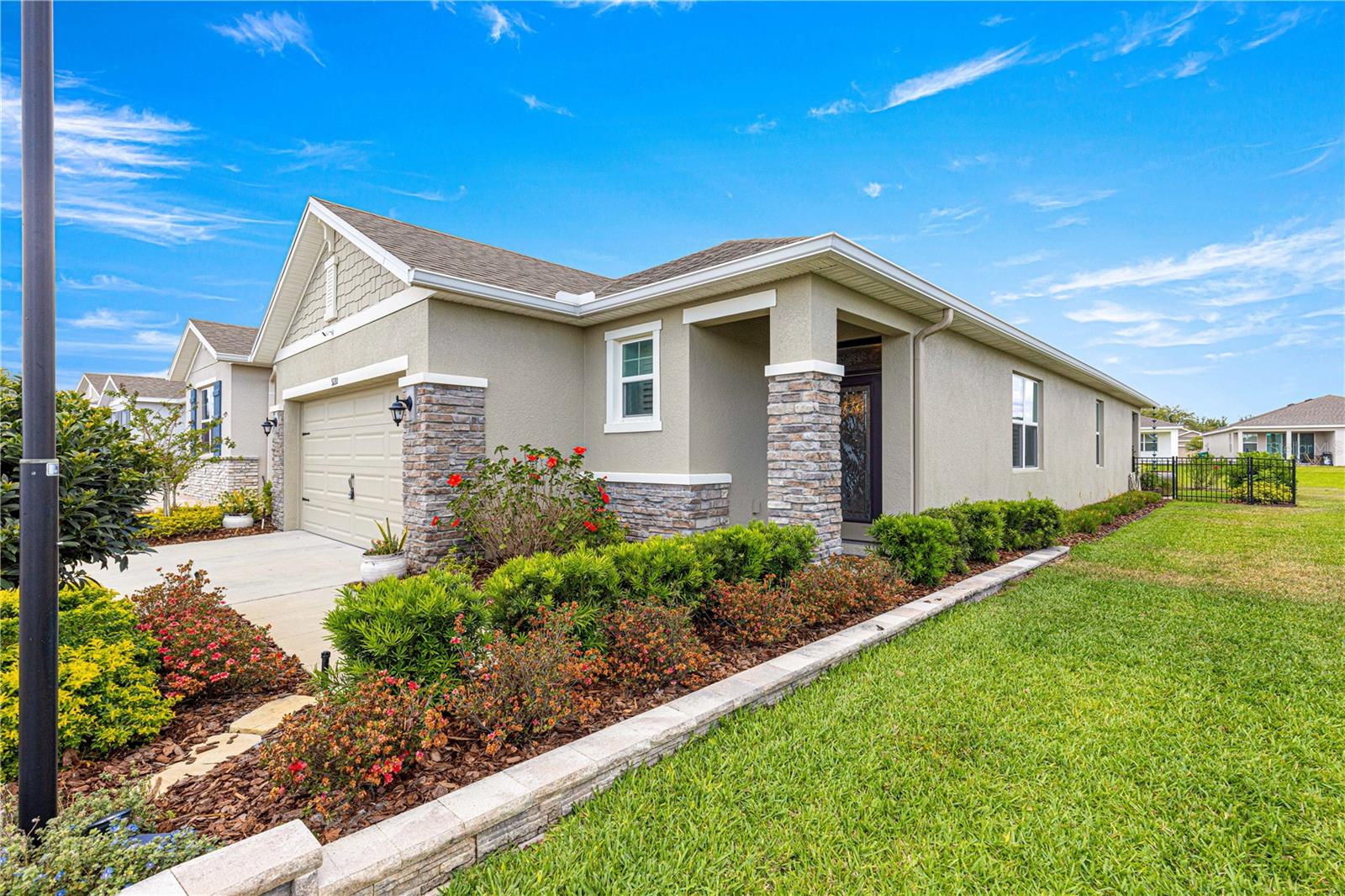 5220 SUNSHINE DRIVE