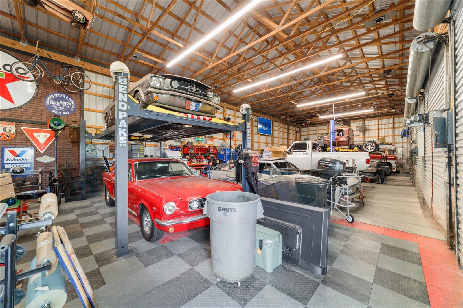 LAKESIDE AT LAKE BRYANT - Farm