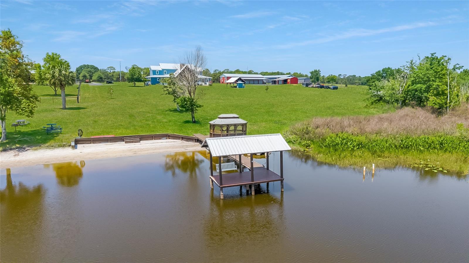 LAKESIDE AT LAKE BRYANT - Farm