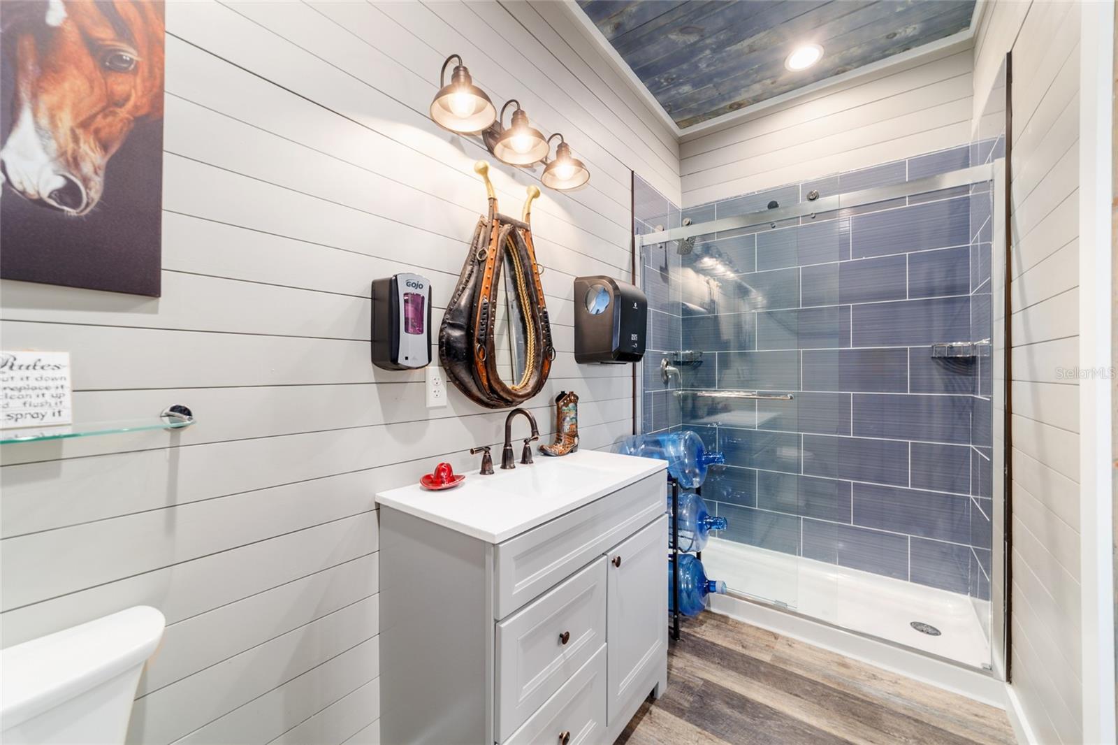 LAKESIDE AT LAKE BRYANT - Farm