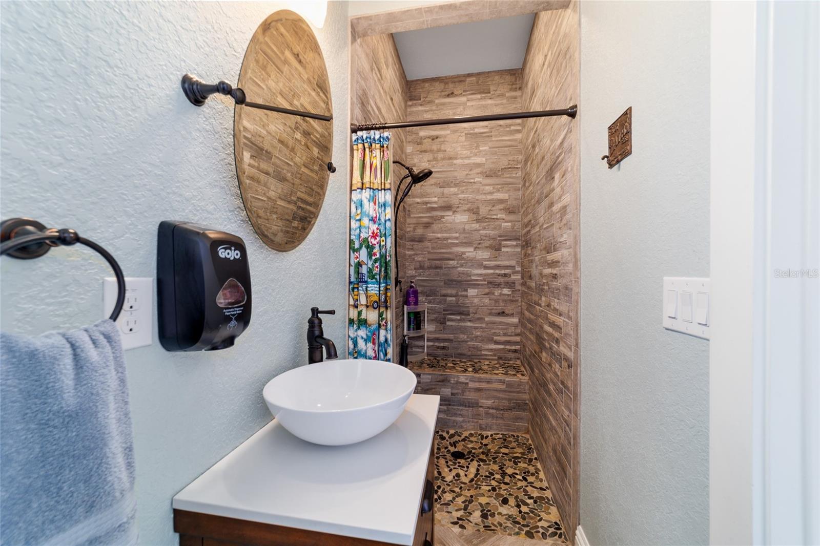 LAKESIDE AT LAKE BRYANT - Farm