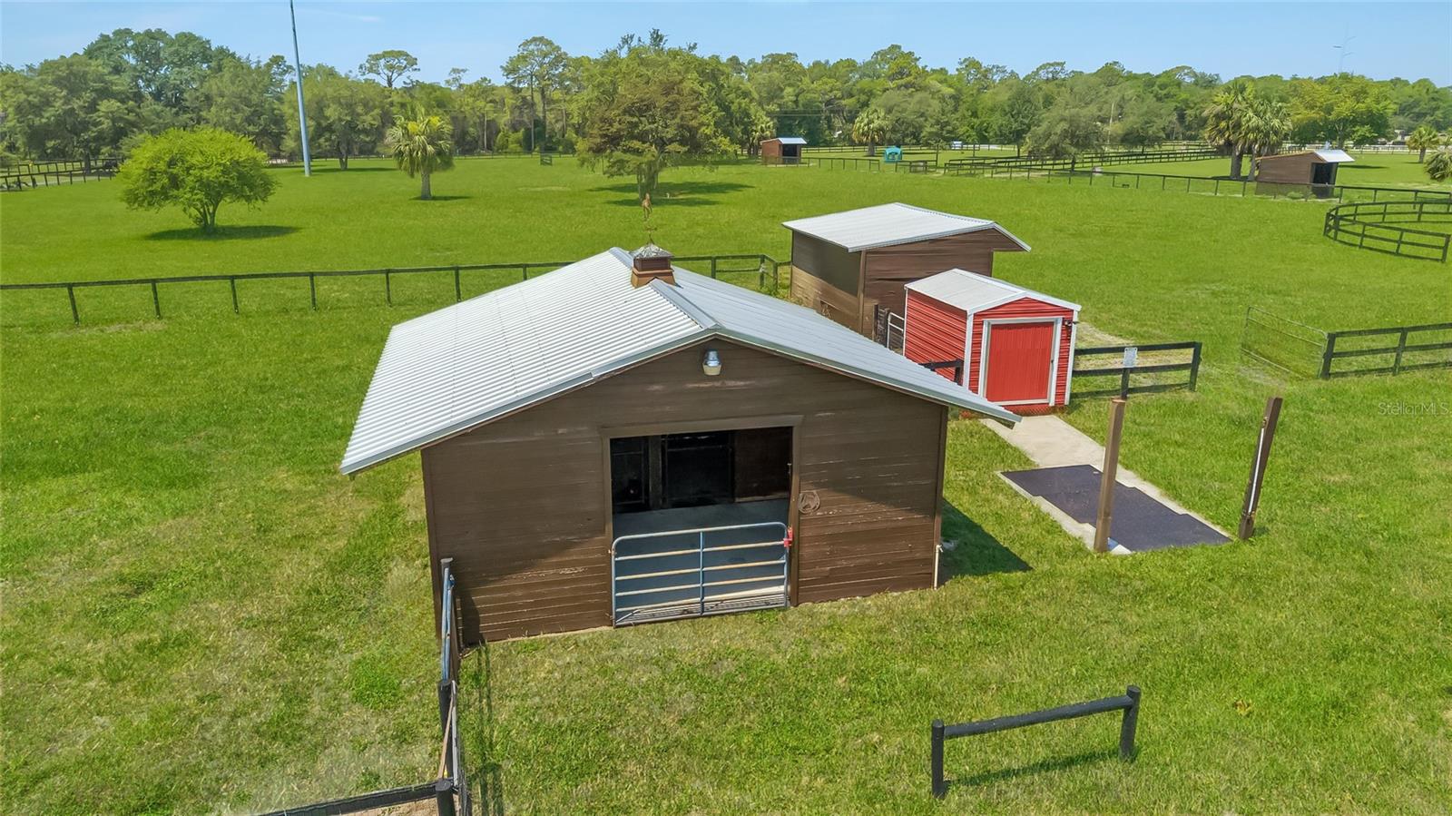 LAKESIDE AT LAKE BRYANT - Farm