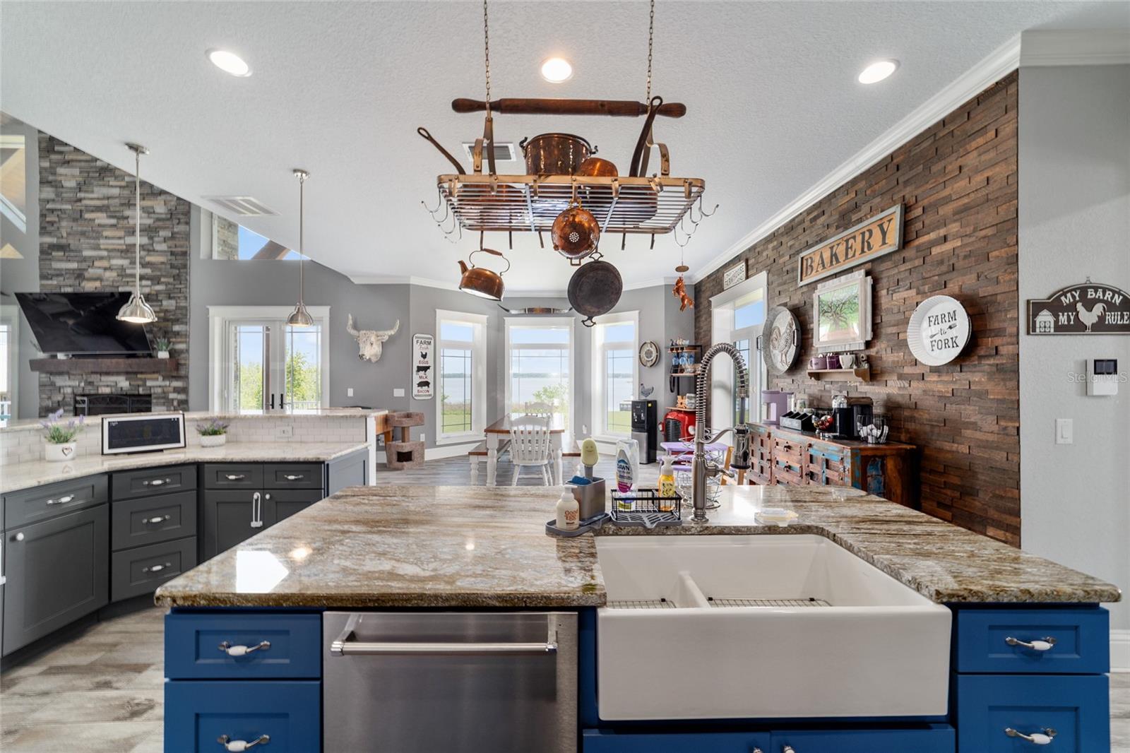 LAKESIDE AT LAKE BRYANT - Farm