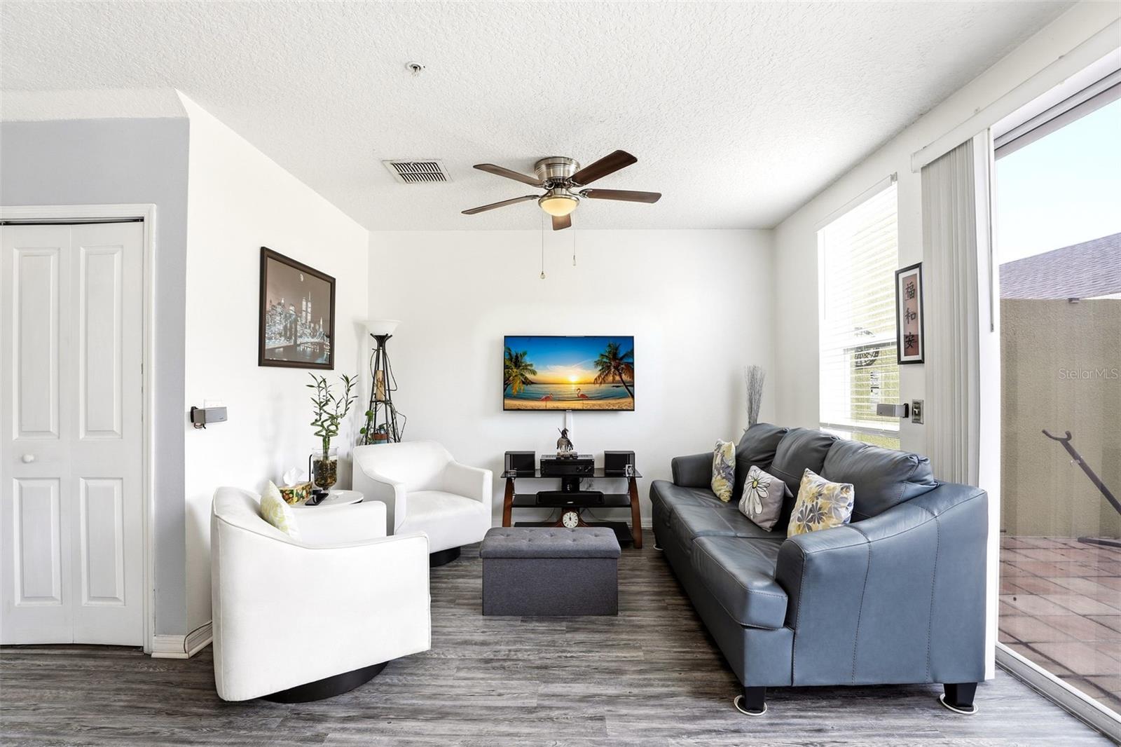 VISTA LAKES TOWN CENTER 51 07 - Residential