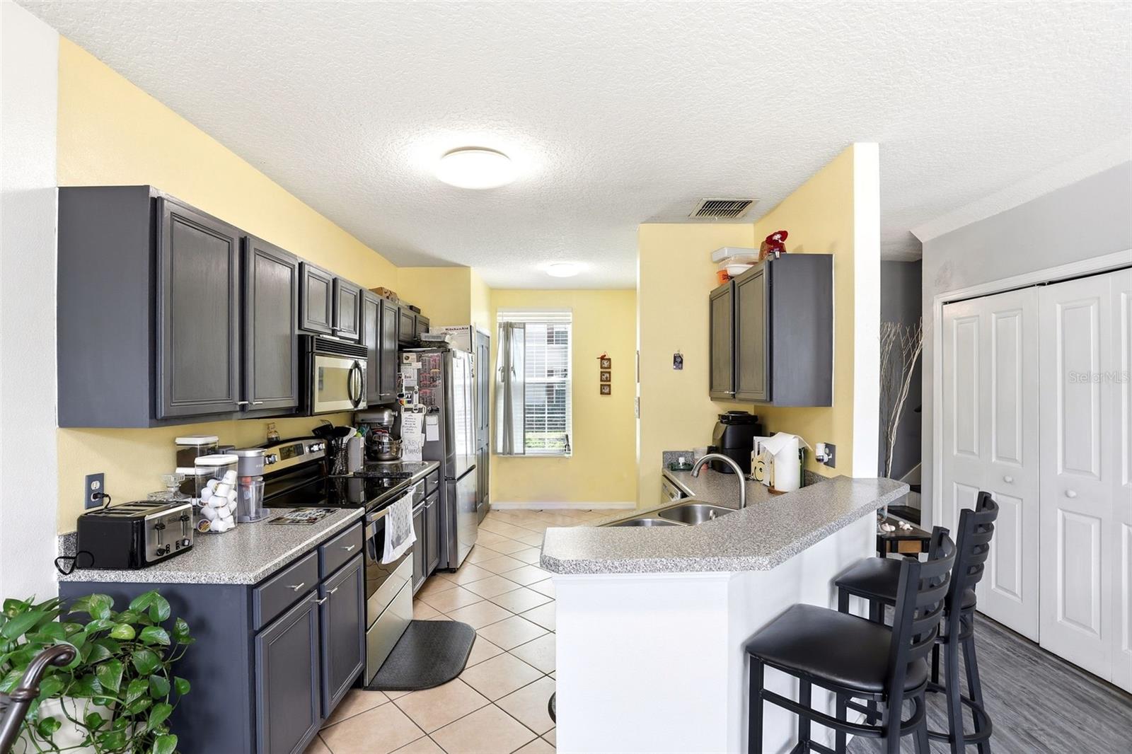 VISTA LAKES TOWN CENTER 51 07 - Residential