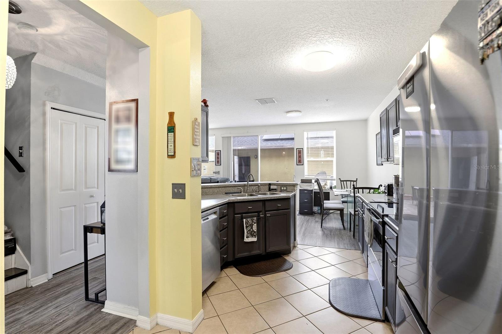 VISTA LAKES TOWN CENTER 51 07 - Residential